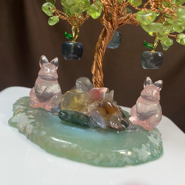 1.うさぎ×青いリンゴがなるペリドットツリー