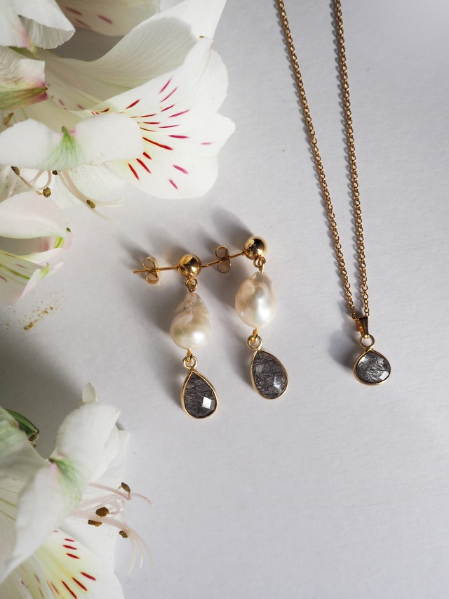 《バロックパール✕トルマリンクオーツ》ピアス