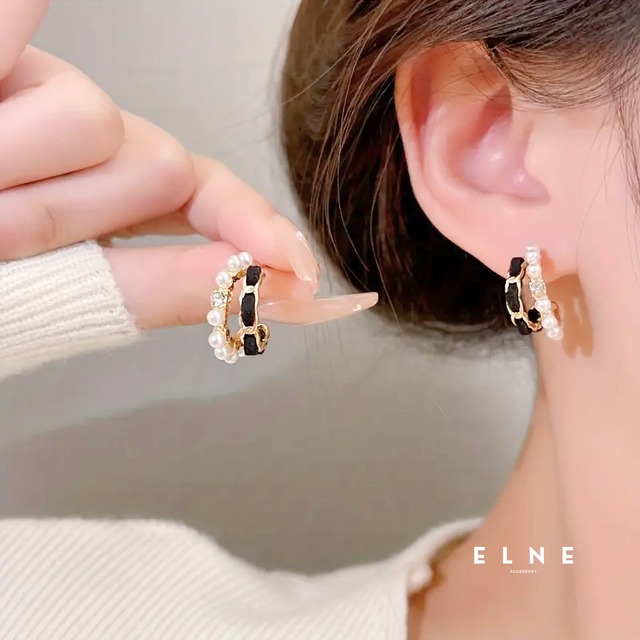 エレガントブラックパールピアス