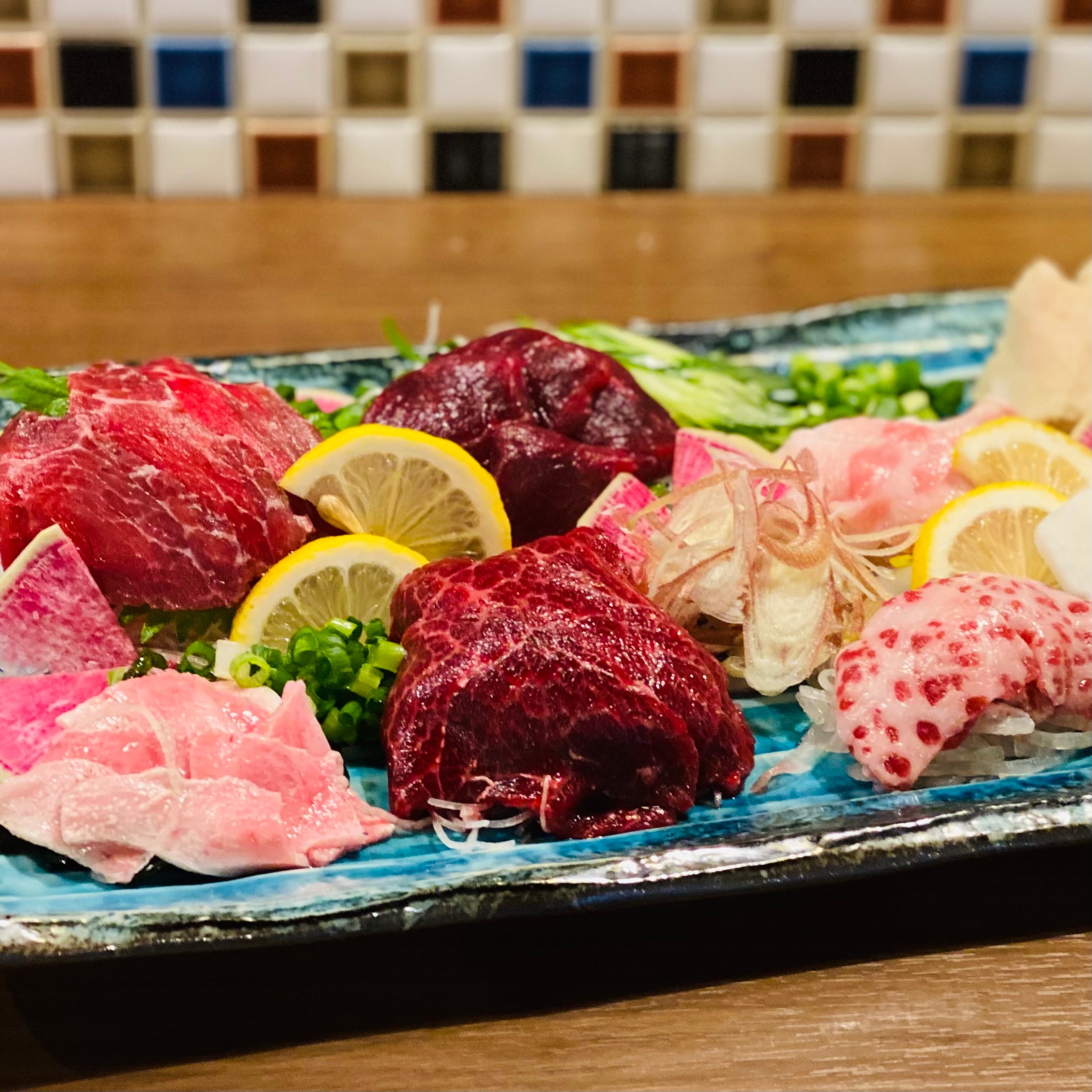 お得な25%OFF!!〉鯨肉の人気部位5種セット(上赤身・尾の身・百畳・さえずり・さらしくじら)【各100g】【冷凍品】 | 《鯨の胃袋 公式通販》 お得な25%OFF!!〉鯨肉の人気部位5種セット(上赤身・尾の身・百畳・さえずり・さらしくじら)【各100g】【冷凍品】 | 《鯨の胃袋 公式通販》