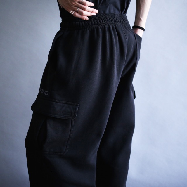 side double flap pocket design black wide easy sweat cargo pants