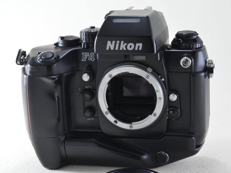 Nikon F4および純正レンズ３本の美品セット