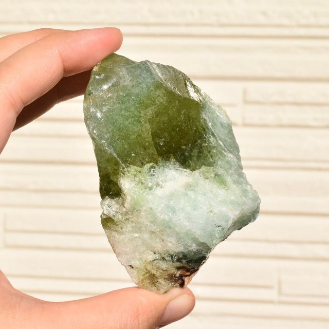 シエラネバダ産 アンダラクリスタル原石 スノーグリーン