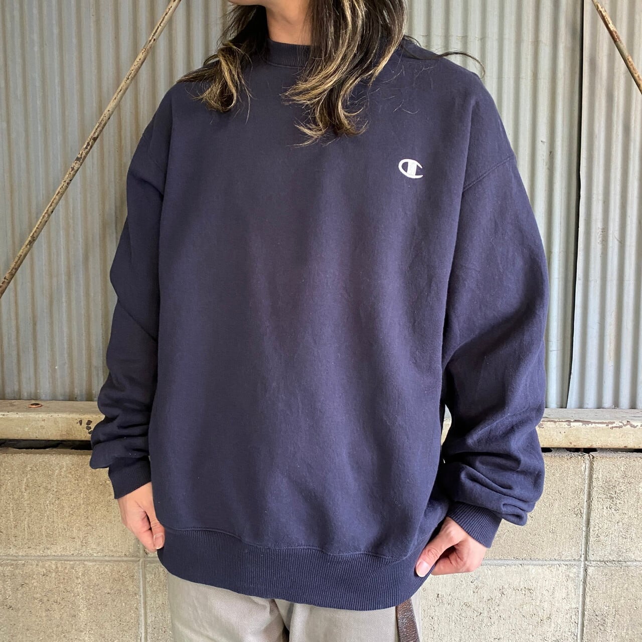 Champion チャンピオン ワンポイントロゴ刺繍 スウェットシャツ メンズL-XL相当 古着 トレーナー ネイビー  紺色【スウェット】【SW20】【AN20】 | cave 古着屋【公式】古着通販サイト