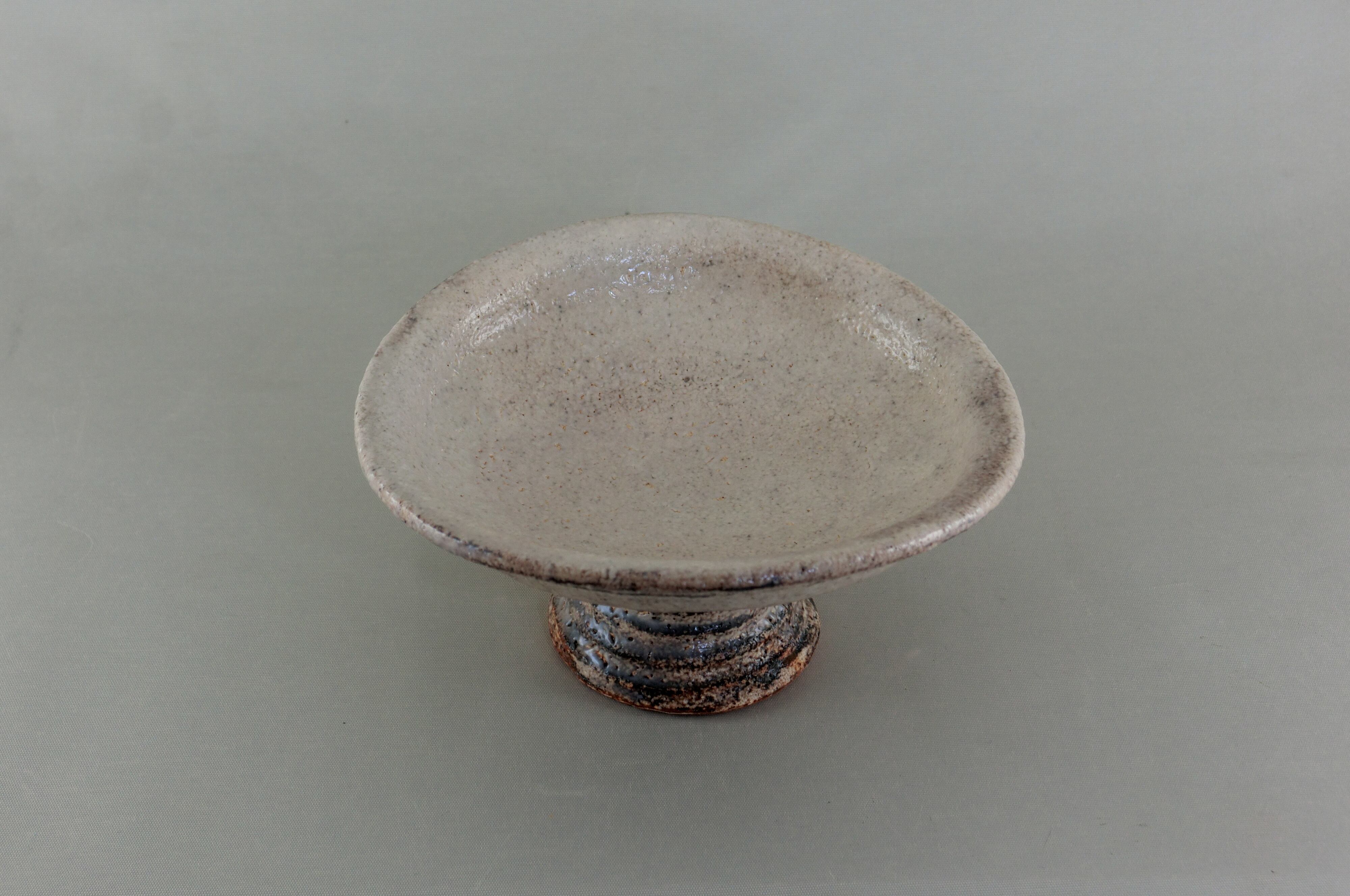 かいらぎ足付たわみ鉢