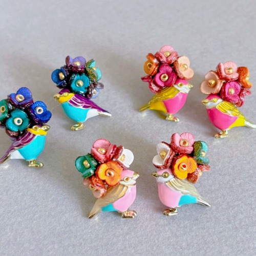 花冠のバードピアス/イヤリング