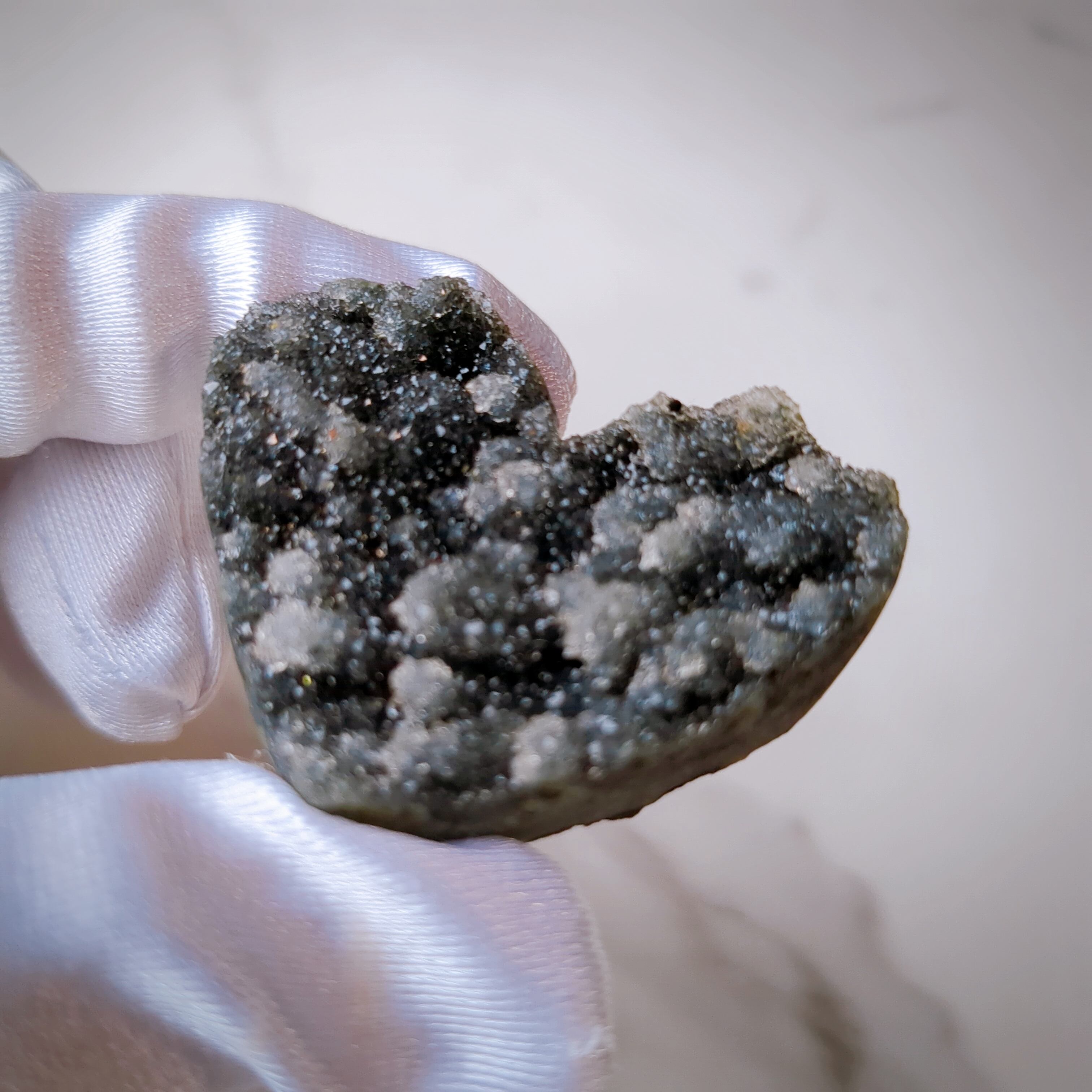 ハート】ブラックアメジストミニクラスター | Kamuy stone