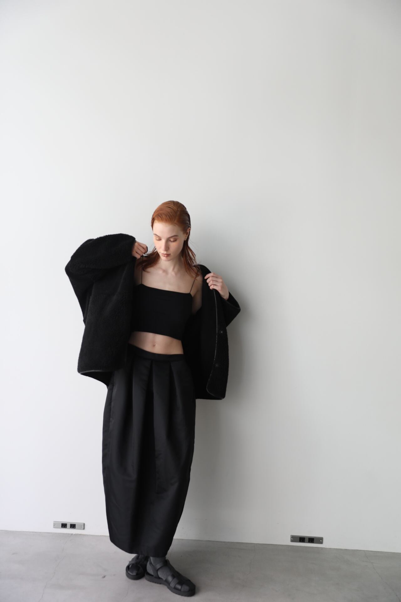 cocoon satin memory skirt (black) | e L L a