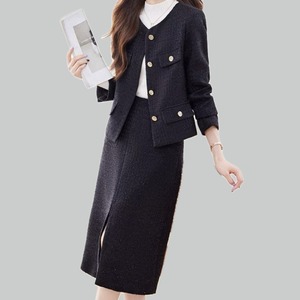 Gold button tweed collarless jacket and tight skirt with slit　00095