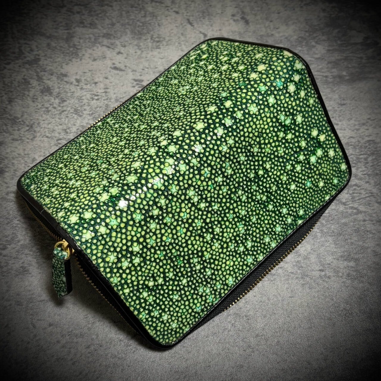 スタースティングレイ 長財布 エイ革 一枚革 ガルーシャ 梅花皮  