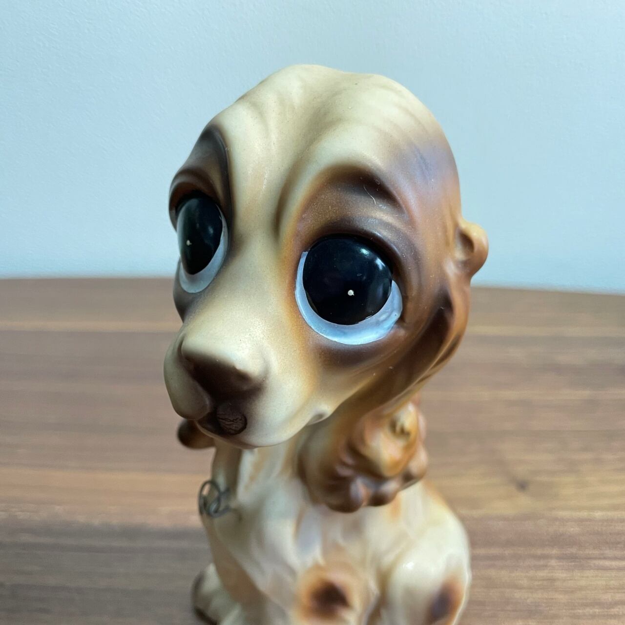 ビンテージ ビッグアイ 犬のフィギュリン / Vintage Big Eyes Dog