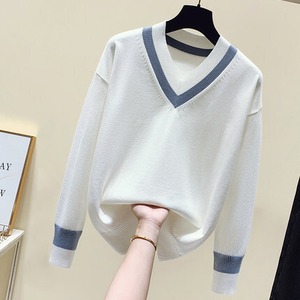 トップス ニットソー セーター 袖あり 長袖 Vネック 襟なし 細身 ストレート シンプル カジュアル 大人 上品 おしゃれ お洒落 かっこいい レトロ メンズライク ボーイッシュ スポーティー 無地 春 秋 冬 クリスマス バレンタイン 10代 20代 30代 レディース メンズ 女の子 学生 通学 デート お出かけ 休日 着回し 普段使い 重ね着 お揃い 韓国 韓国系 ファッション コーデ スタイル ギフト インスタ映え L XL 2XL 3XL 4XL ホワイト ブラック ブルー