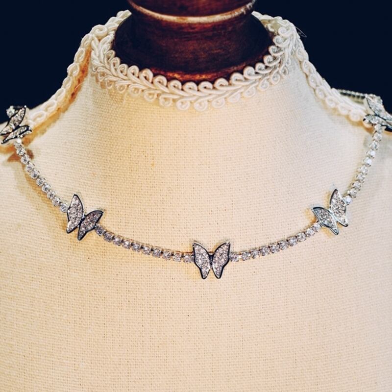 ラインストーンバタフライのネックレス D0399