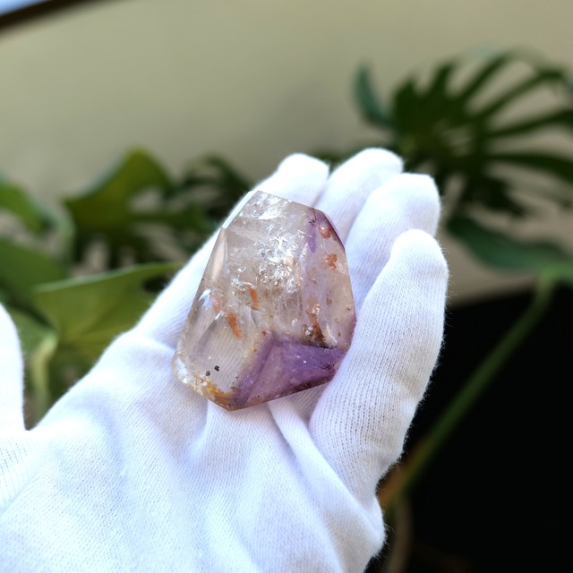 【虹色の輝きと幾重もの鉱物が織りなす、神秘の世界を宿す希少水晶】ELOクォーツ（ドリームコートレムリアンシードクリスタル）2A　ポリッシュポイント90　G20_2