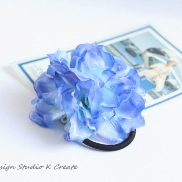 紫陽花風の海色のヘアゴム　ブルー　アジサイ風　青　髪飾り　お花ヘアゴム　涼し気　浴衣　夏祭り