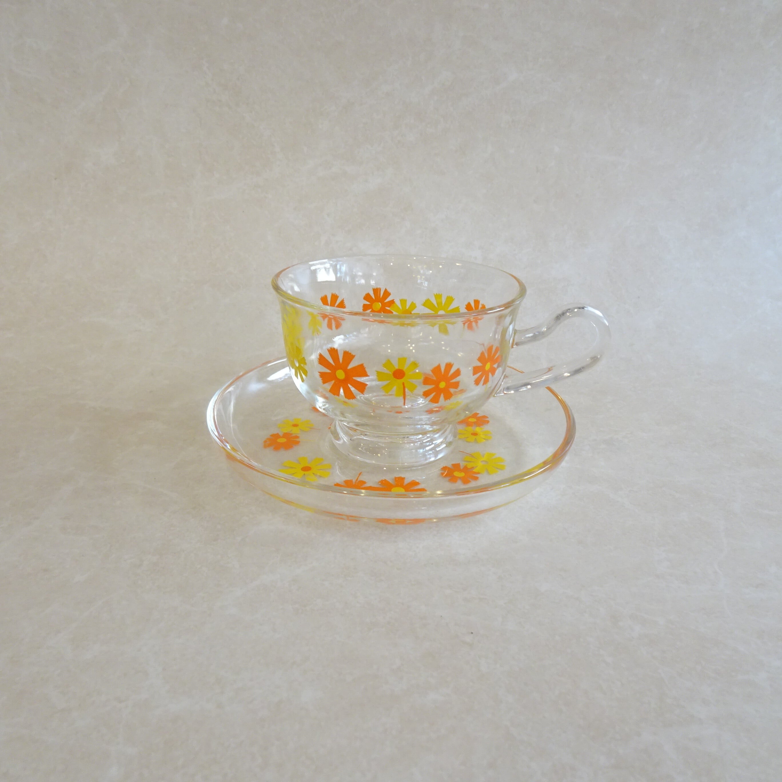 ポップフラワーのカップ&ソーサー
