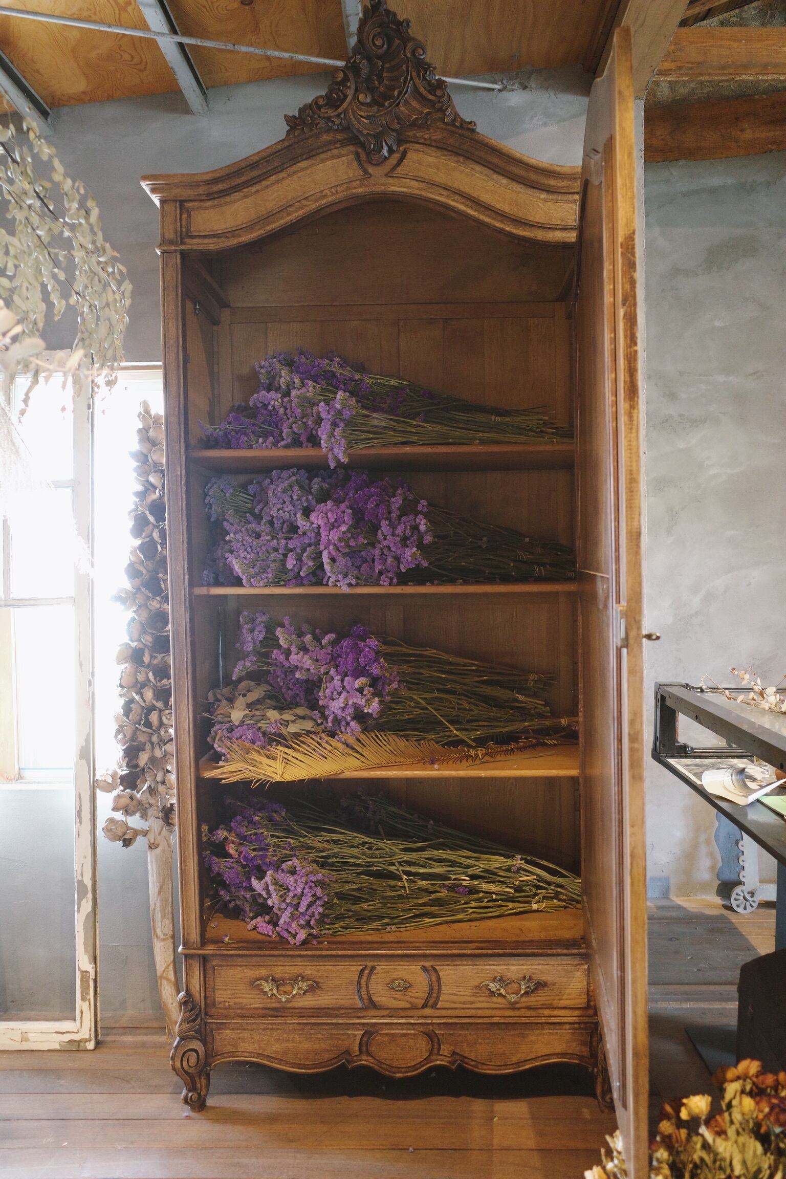 大型ディスプレイ棚/キャビネット/飾り棚/ディスプレイ台/収納家具/店舗什器 楽天市場】キャビネット ディスプレイ什器 陳列棚の通販