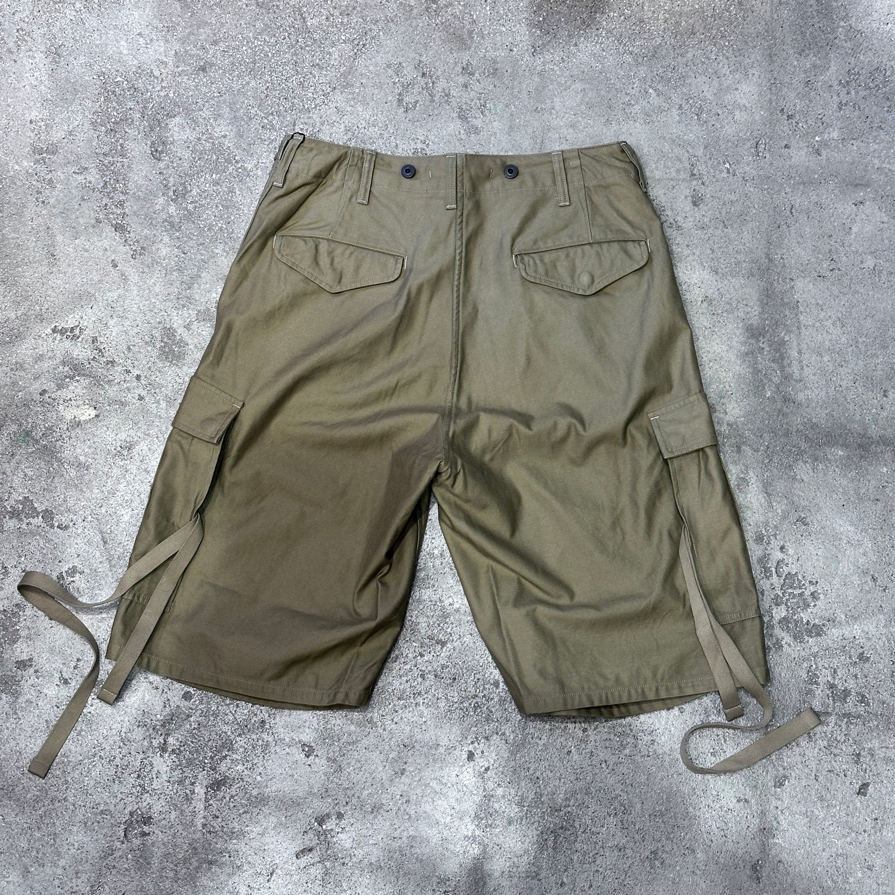 Nigel Cabourn / ARMY CARGO SHORT / KHAKI | feels