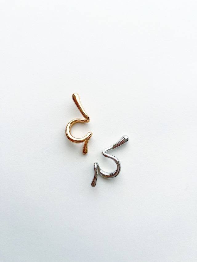 omega earcuff (オメガイヤーカフ)}