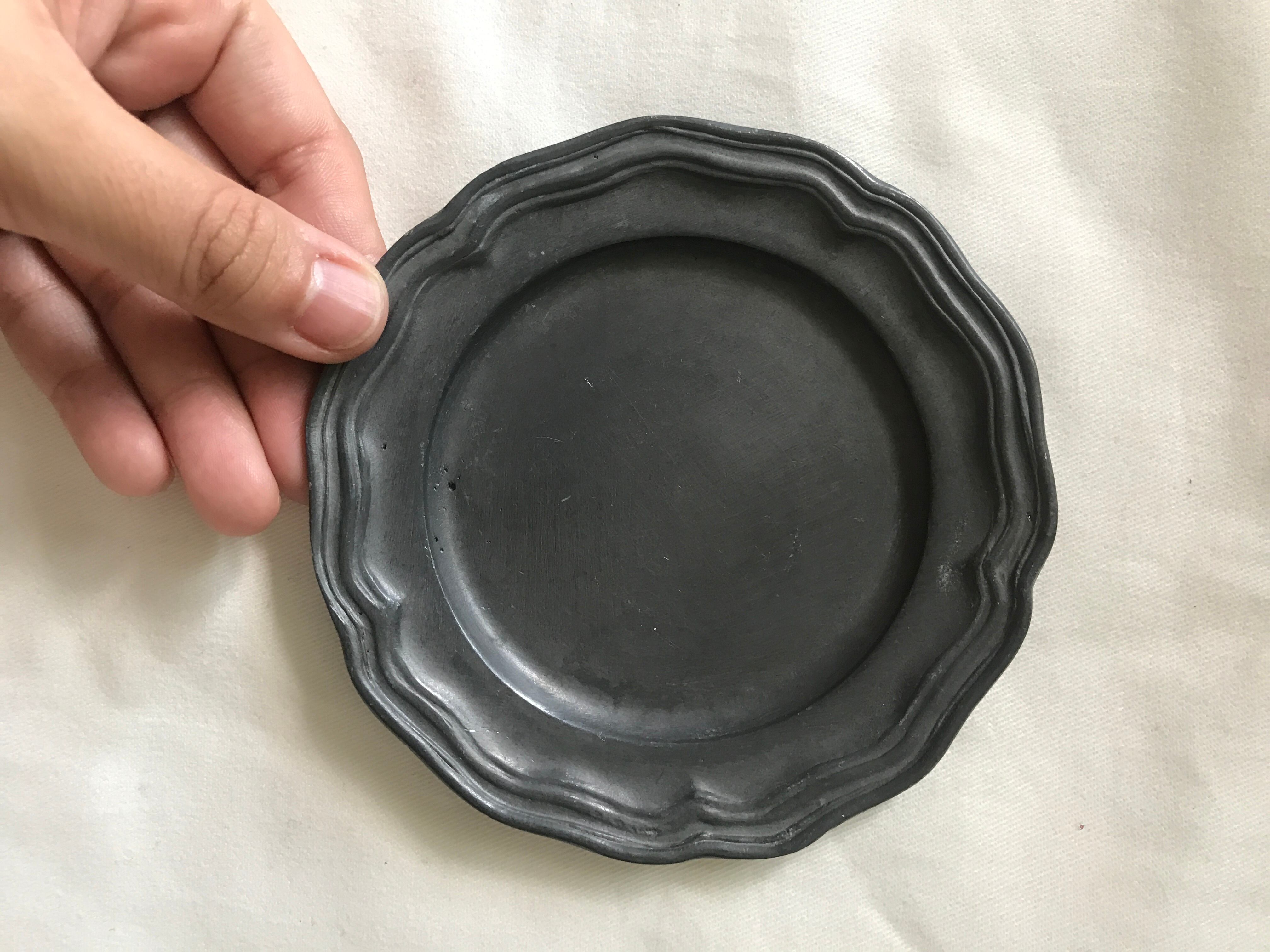 ピューターの11.5cmの花リム皿