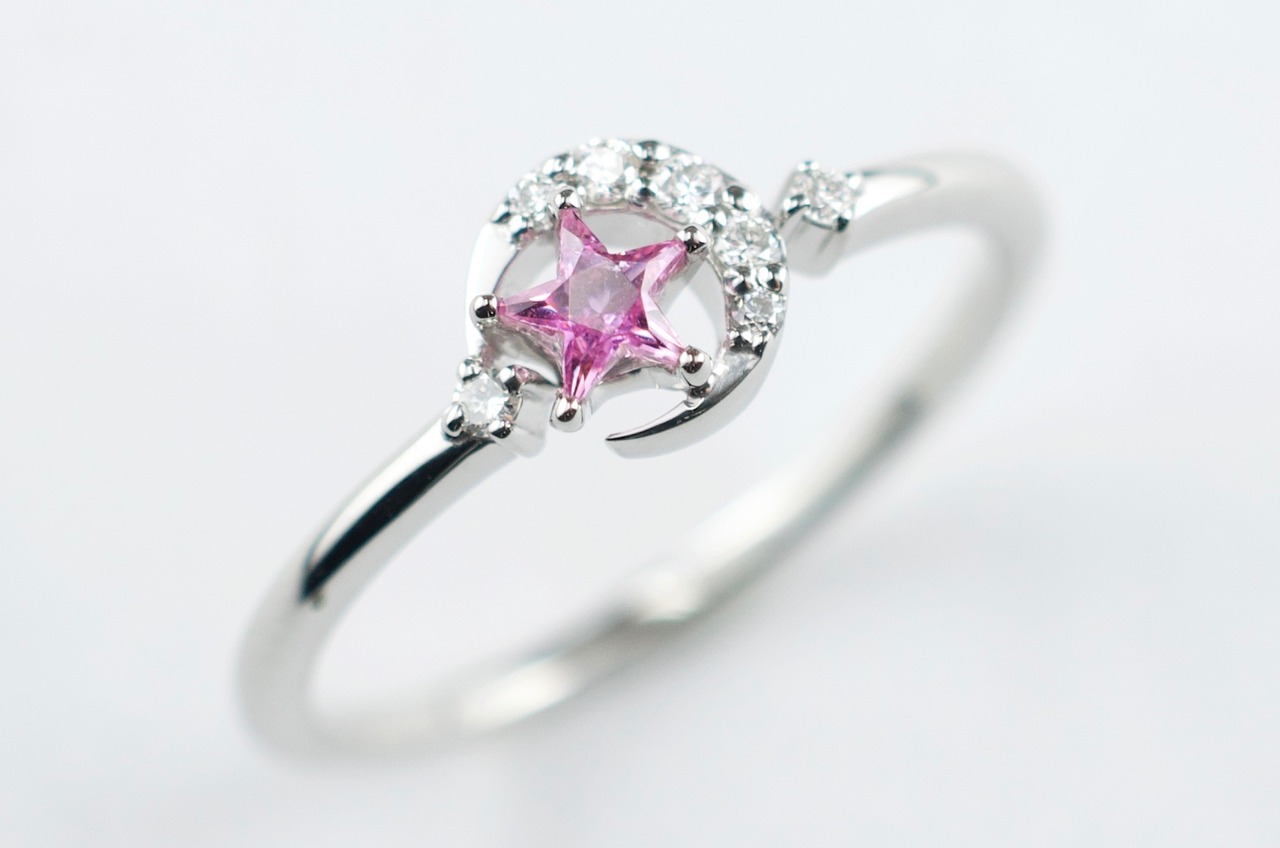 Star-shaped Sapphire & Diamond Ring