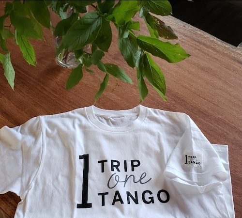 TRIP 1 TANGO ロゴTシャツ ホワイトの別画像