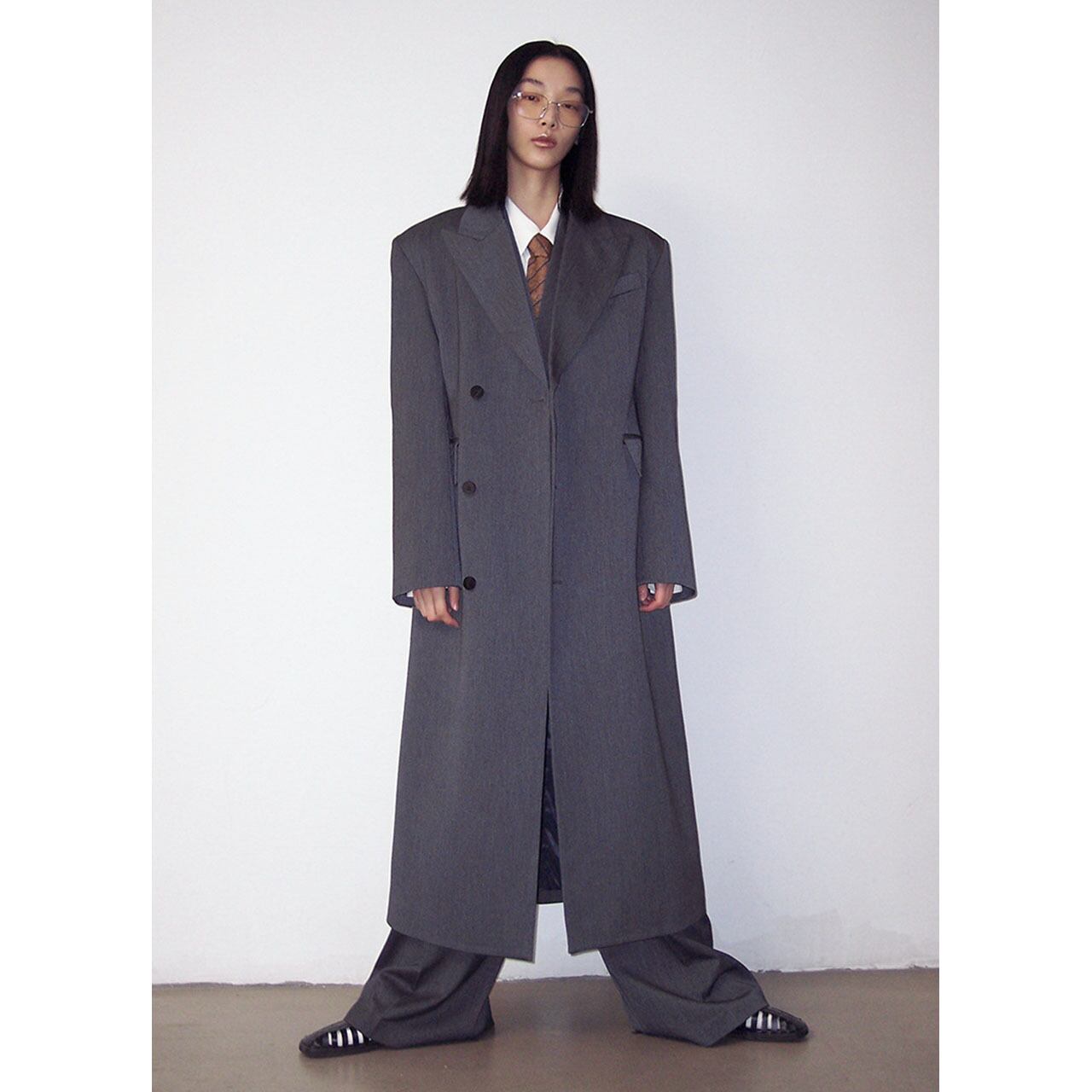 Peaked Lapel Tailored Long Coat | SSISIL 公式オンラインストア powered by BASE