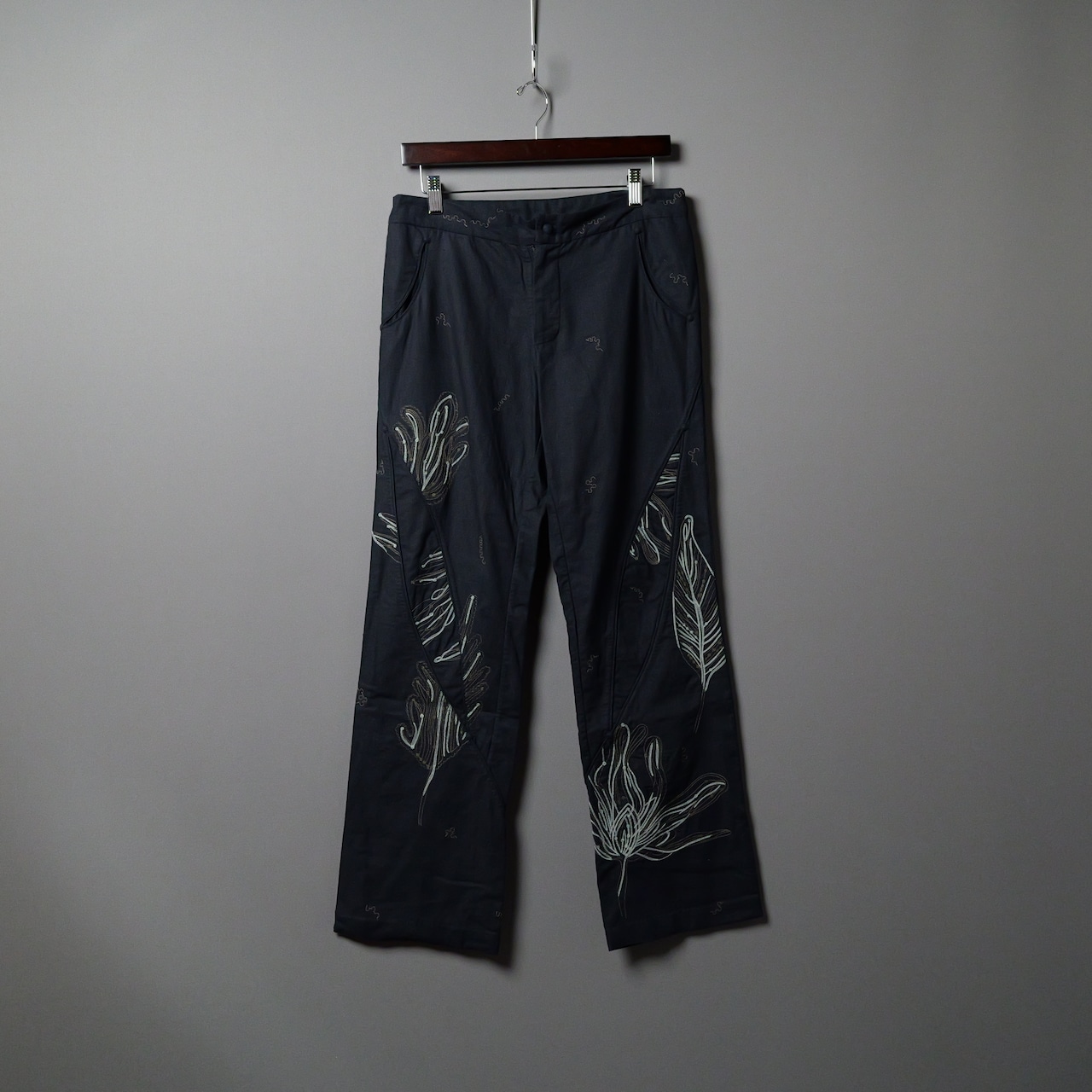 [HaaT]　Botanical Embroidery Pants