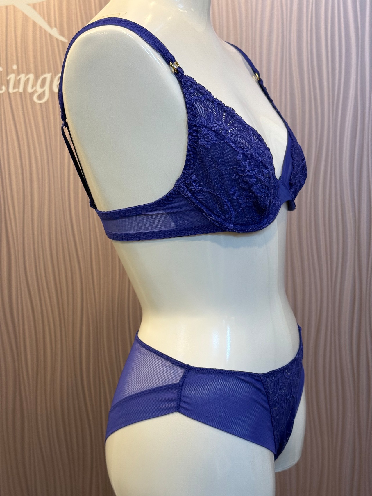 SHAVONNE プランジブラ SARDA