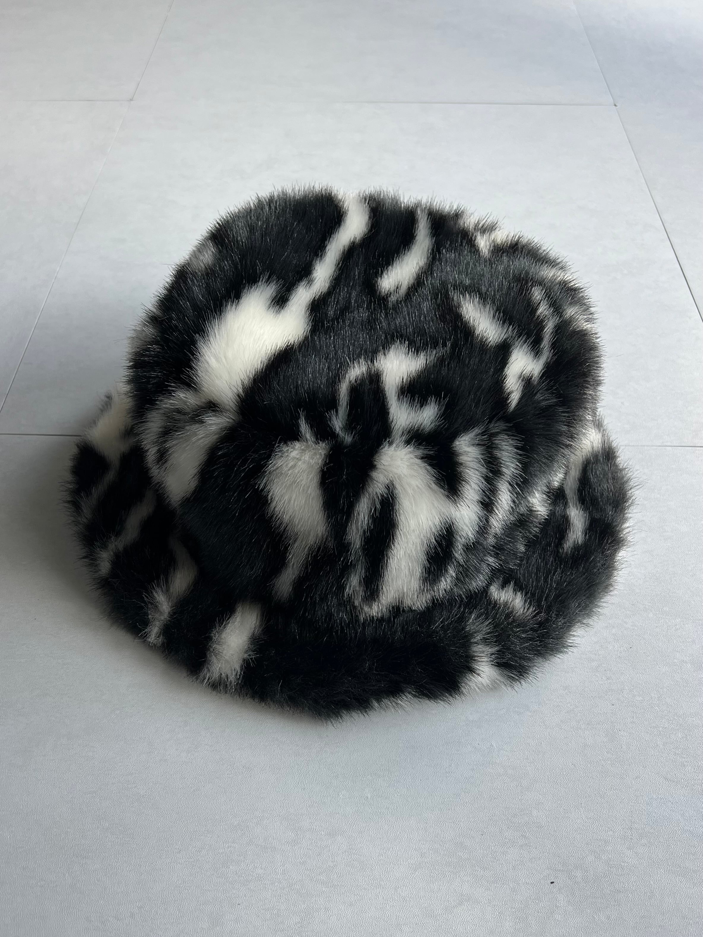 "IKUMI" Zebra Fur Hat