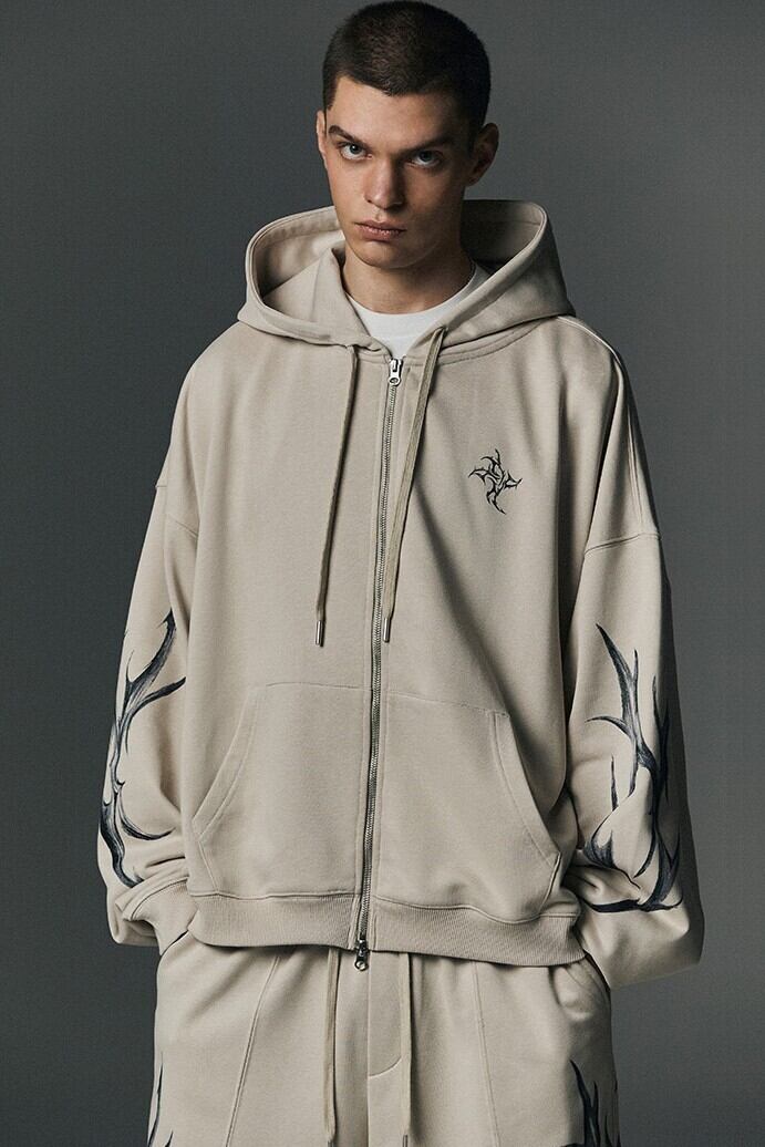 再入庫！！☆NMIXX ソリュン 着用！！【NOT4NERD】Dagger Tribal Logo