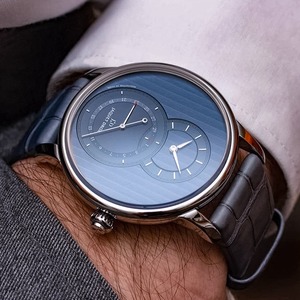 【JAQUET DROZ ジャケ・ドロー】GRANDE SECONDE QUANTIEME CÔTES DE GENÈVE グラン・セコンド カンティエーム コート・ド・ジュネーブ（ブルー）／国内正規品 腕時計