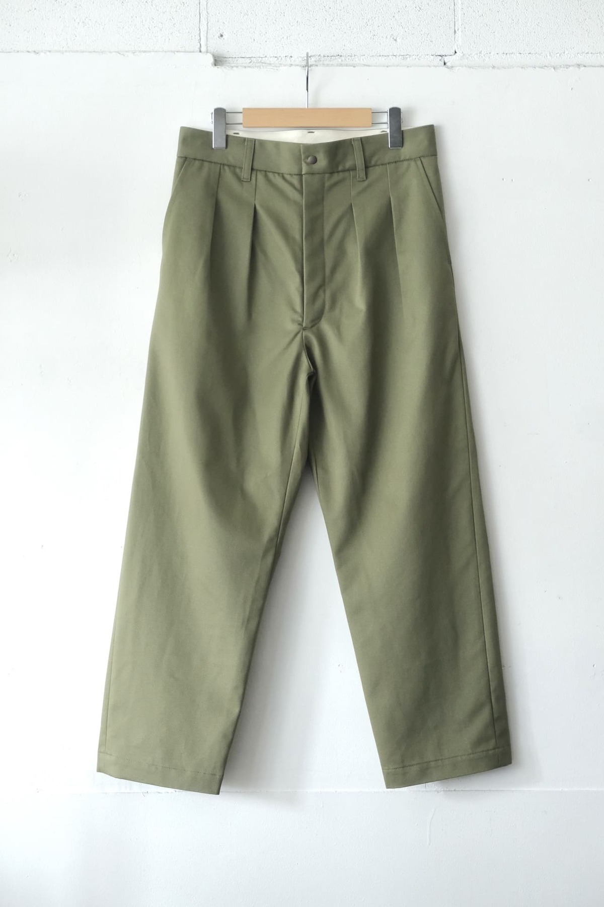 FUJITO 2 Tuck Trousers