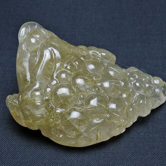 タイチンルチルクォーツ 手彫り 置物 キンセン 金蟾 一点物  おまかせ便 145-1731