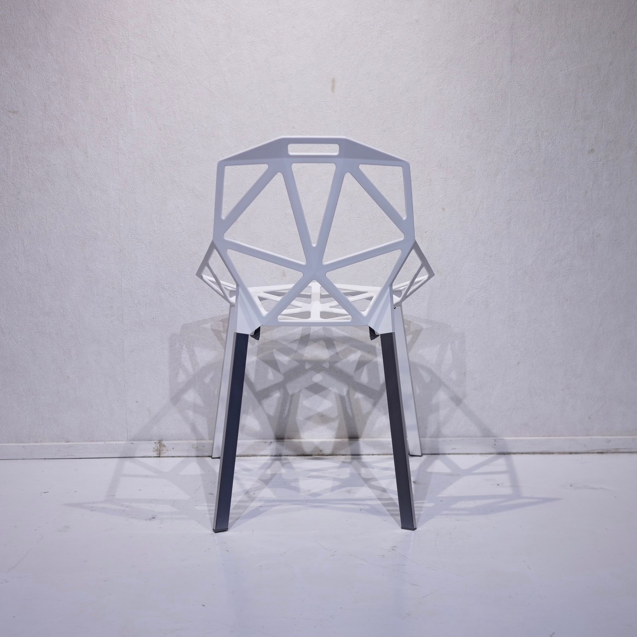 Magis マジス CHAIR ONE チェアワン ダイニングチェア アームレス チェア 椅子 ホワイト イタリア モダン ミニマル インダストリアル