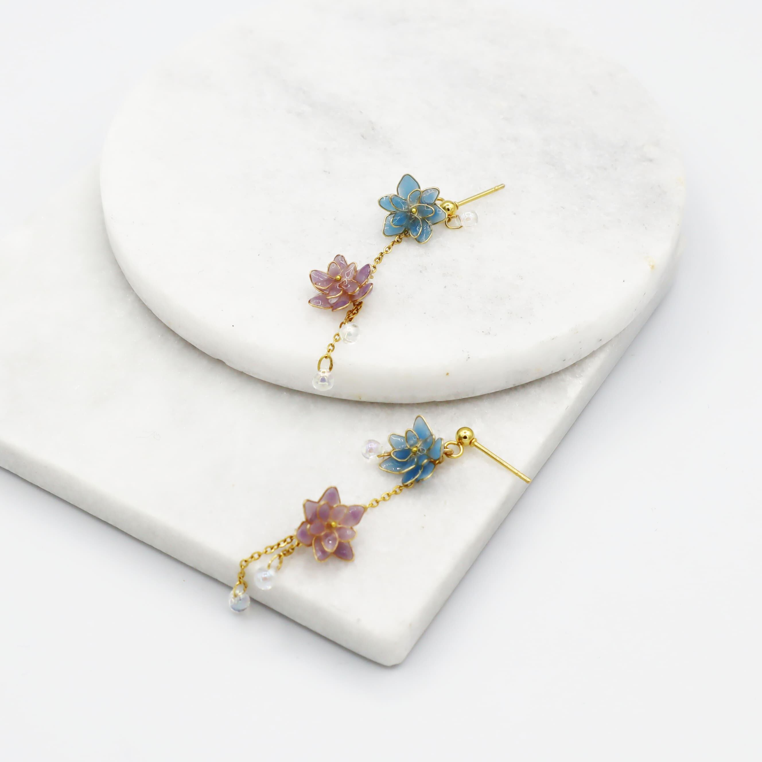 七段花ピアス（幻の紫陽花）
