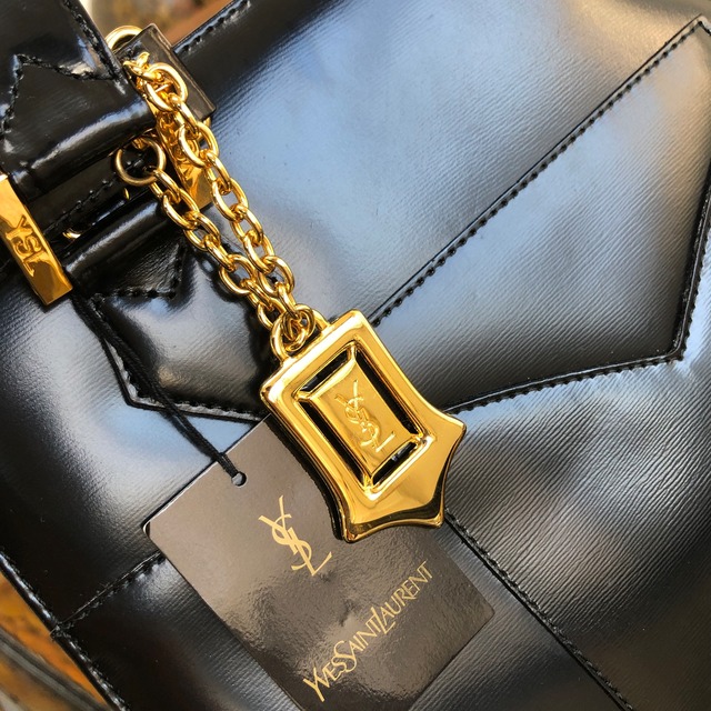 Yves Saint Laurent 　イヴ ・サンローラン　YSLチャーム　カサンドラ　レザー　2WAY　ショルダーバッグ　ブラック　 vintage　ヴィンテージ　オールド　fgbhs2