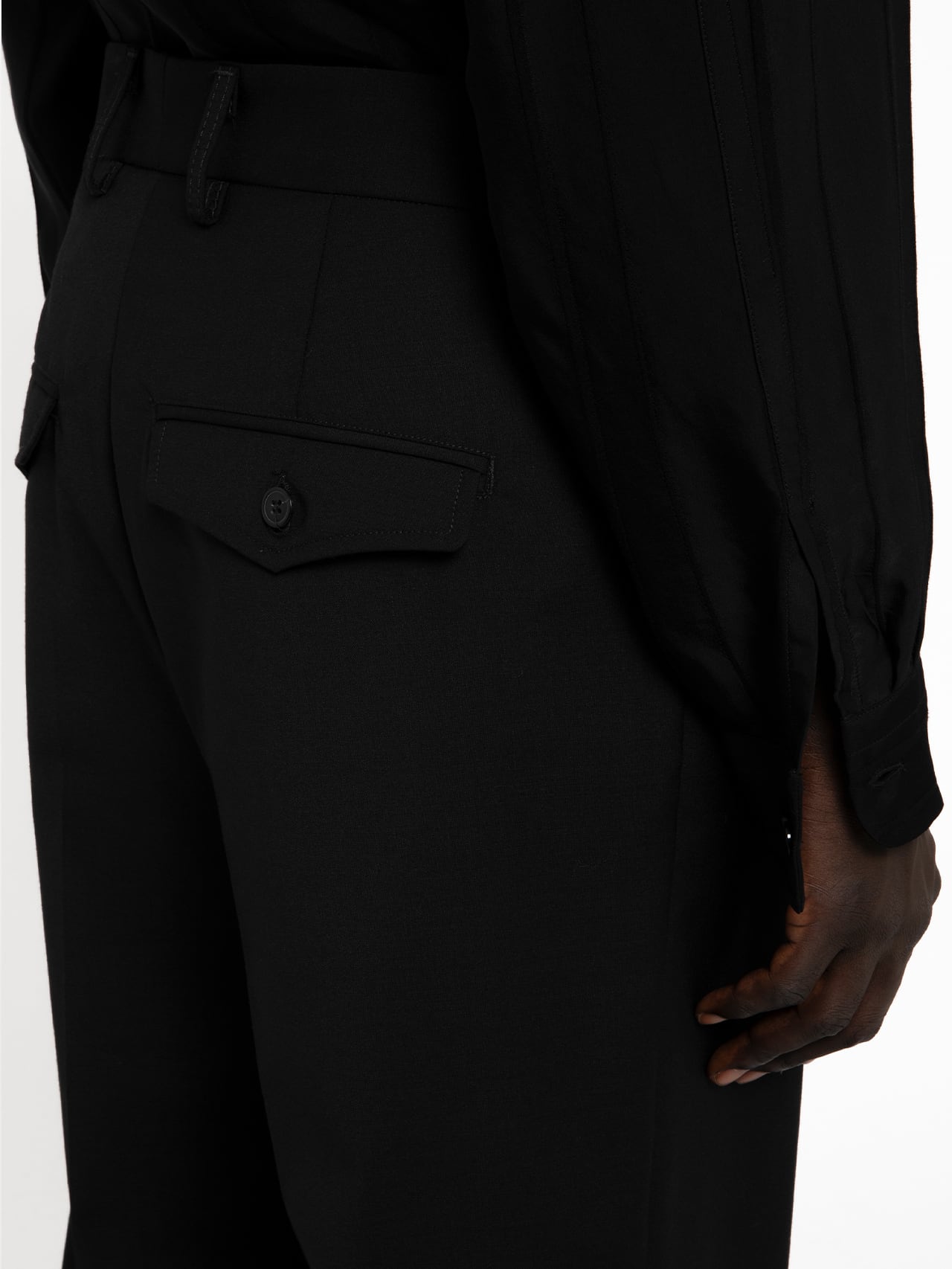 UNEEK BASEMNT - Discover independent style.