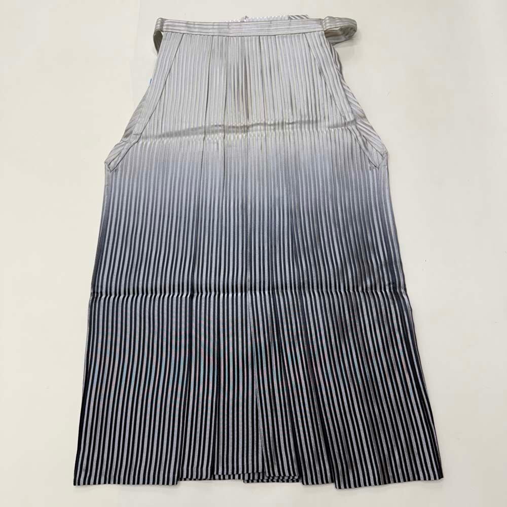 袴 行灯袴 男袴 紐下丈 89cm 男性用袴 Lサイズ 紋付 成人式袴 縞 ぼかし 中古 4863