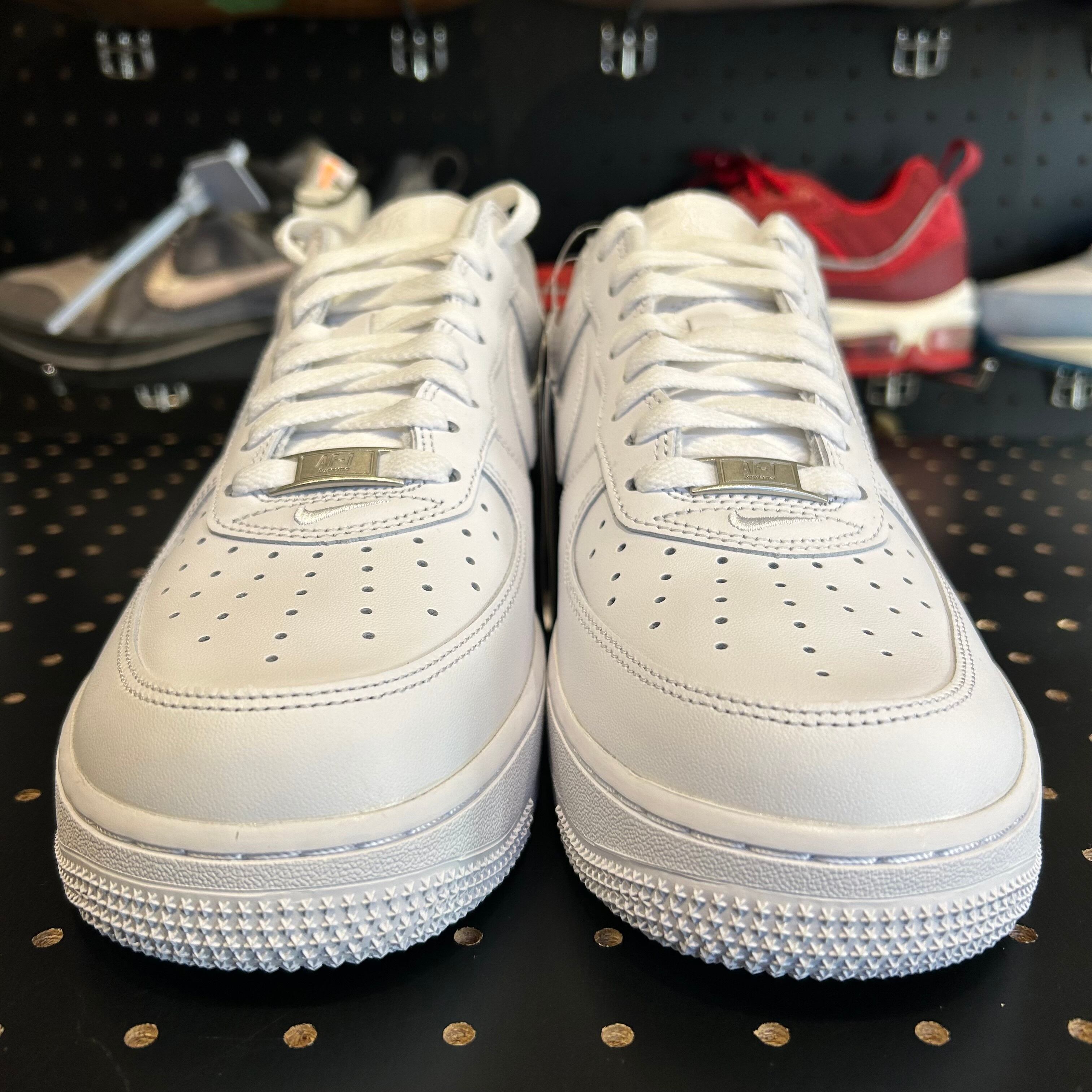 Supreme × Nike Air Force 1 Low 