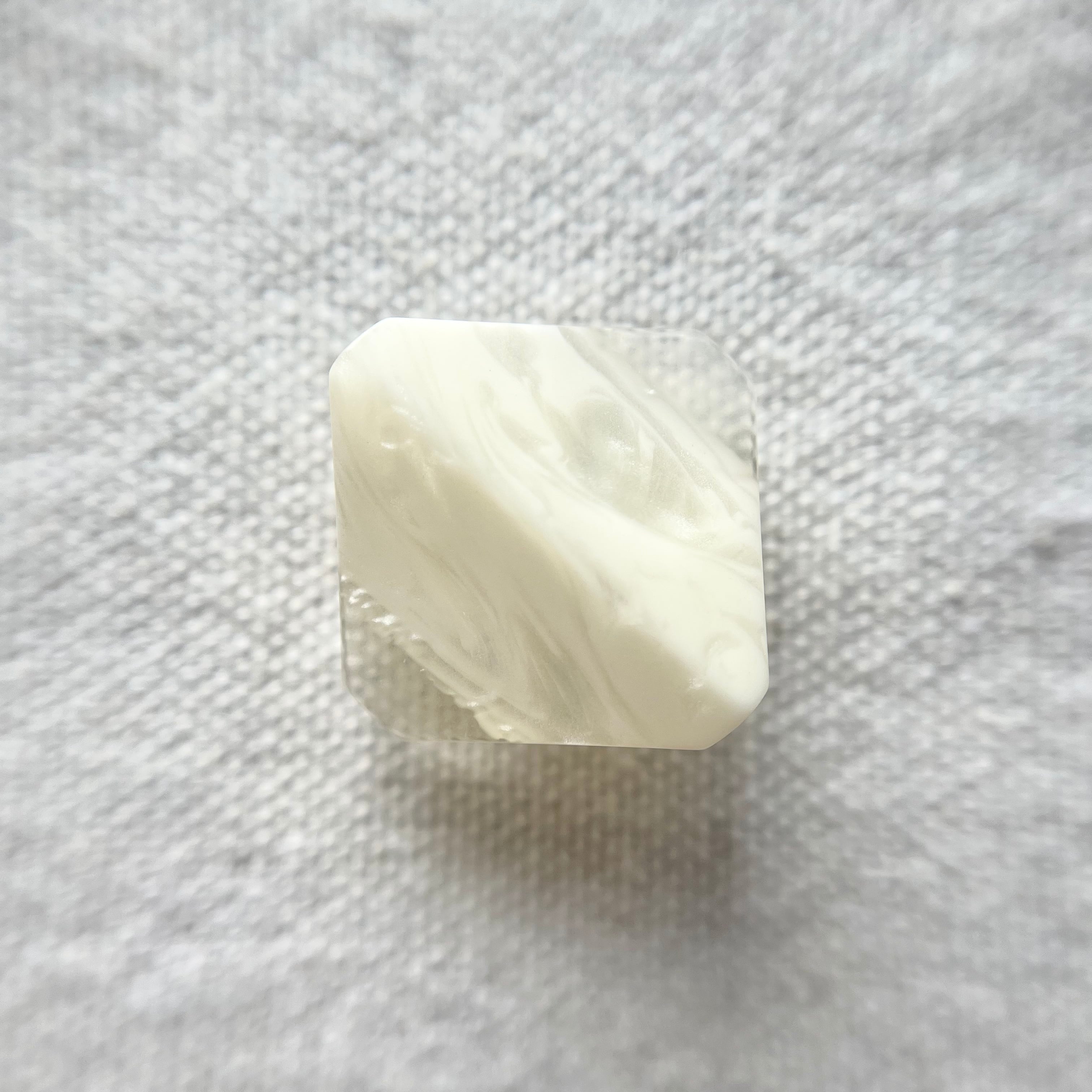 スクエア アイボリーマーブル×クリア 21㎜