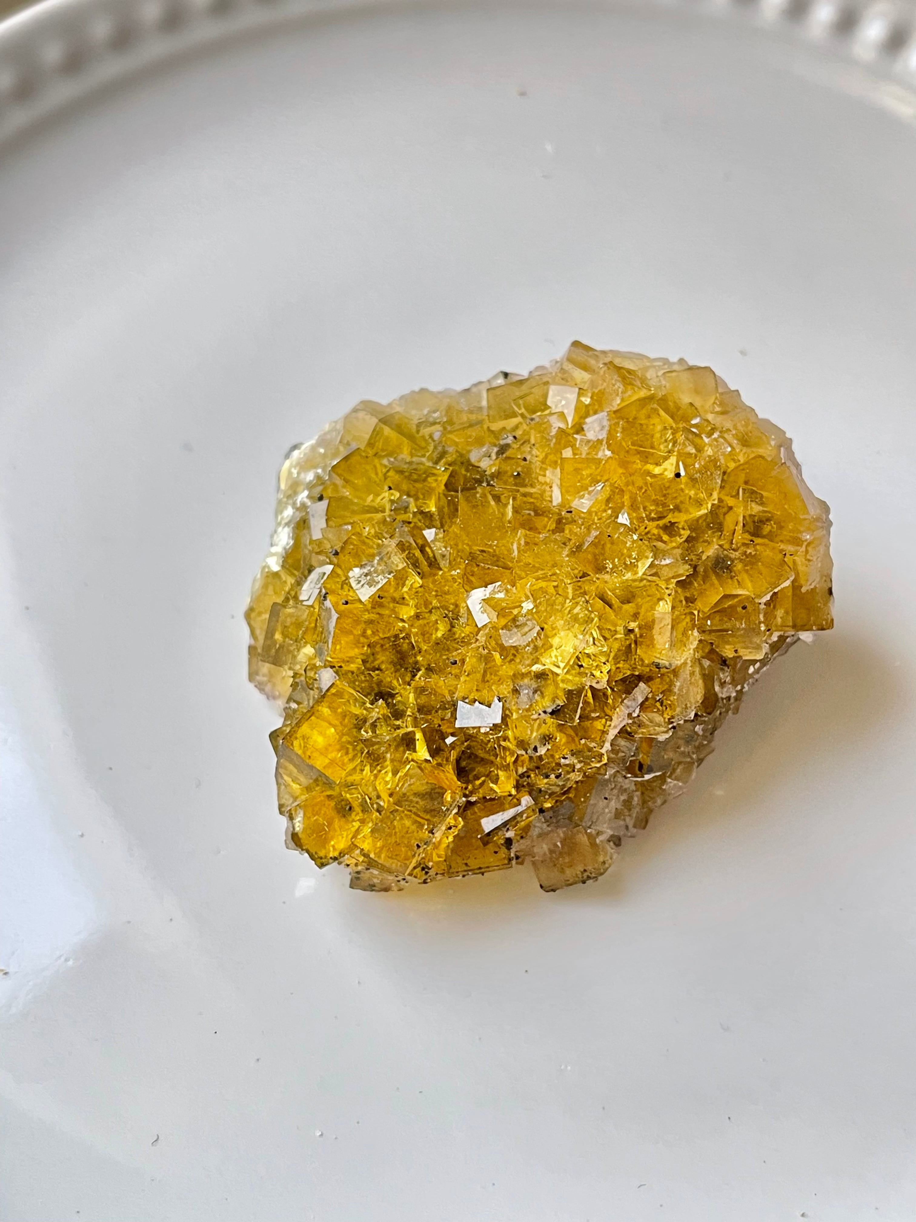 スペイン　アストゥリアス産　イエローフローライト