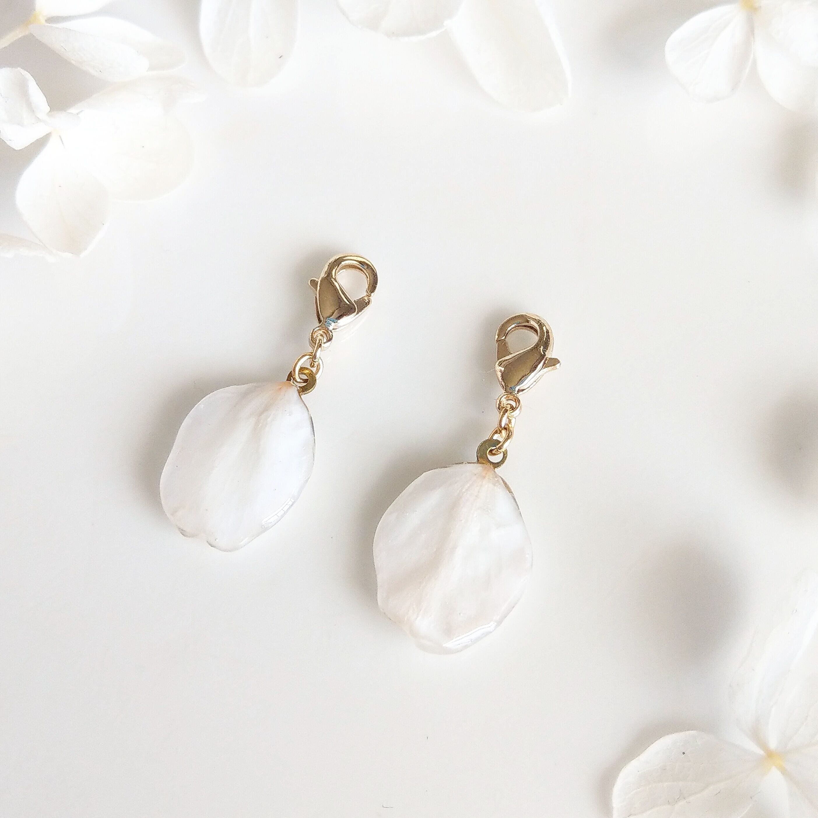 ホワイトかすみと紫陽花コットンパールブーケイヤリングhydrangea 買い誠実 ホワイトかすみと紫陽花コットンパールブーケイヤリングhydrangea 買い誠実