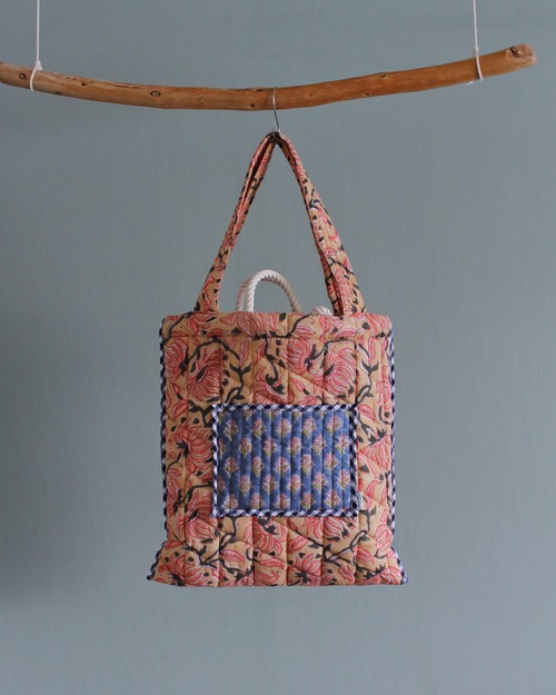 【山本様専用】再決済のお願いBlock quilt tote.<Tea flowers>
