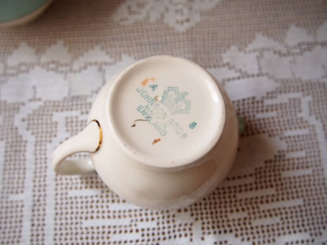 イギリスアンティーク 陶器製クリーマー | Bonny Bee