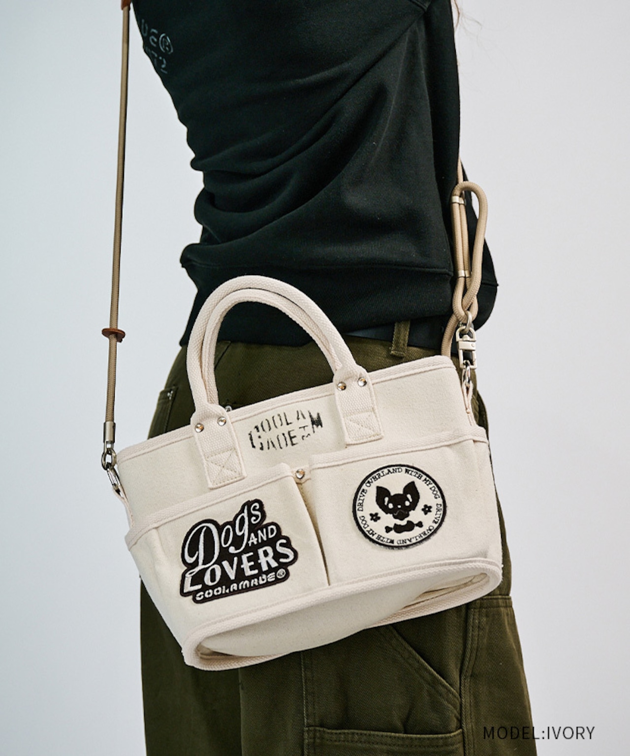 【直営限定ITEM】-TYPE B- パッチ×ペイントコンパクト3wayバッグ (BLACK) CQ-49501H