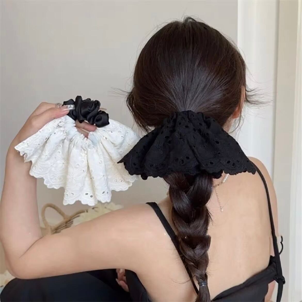 レースフリルビッグシュシュ