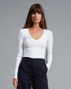 【rag&bone】ザ　エッセンシャル　リブV　ロングスリーブ – WHITE