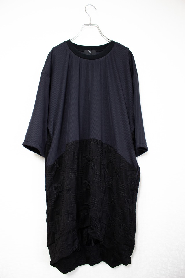 Coccon-T-shirts (black/karasuma)