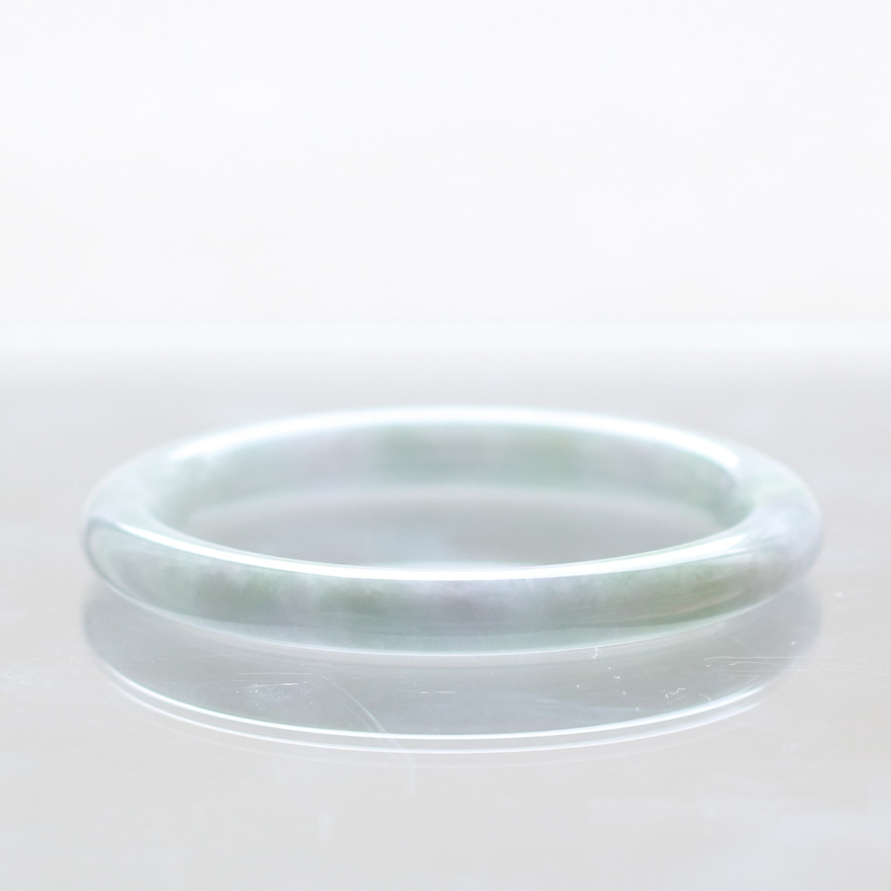【内径 約62mm 】ラベンダーにうっすらグリーン バングル A貨翡翠 jd_bg1225